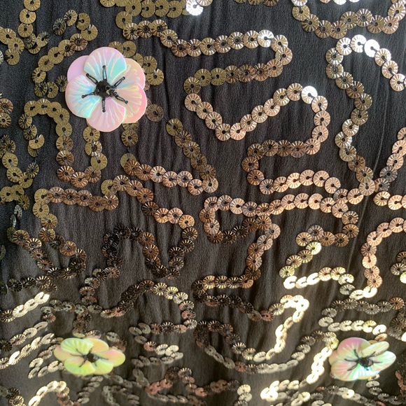 Sequin Sheer Shell - Picture 6 of 7